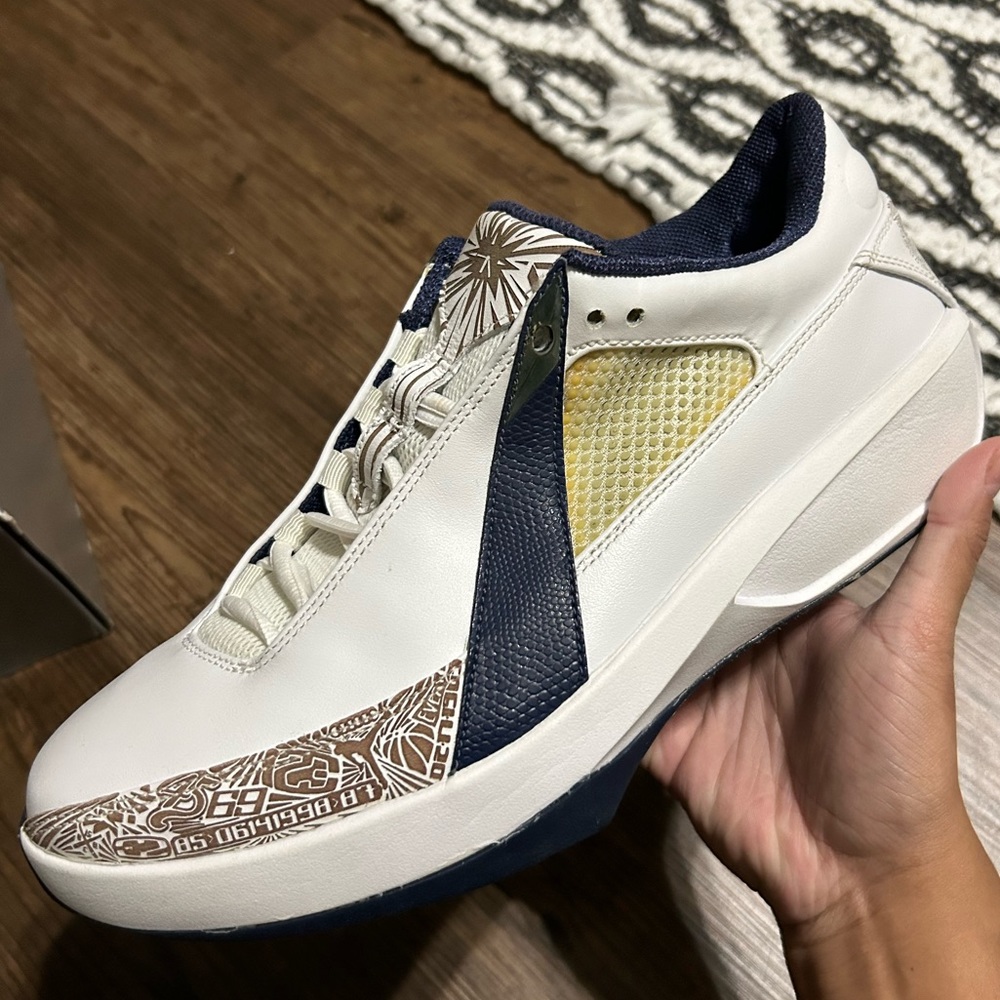 Jordan Low 20s - Sz 9